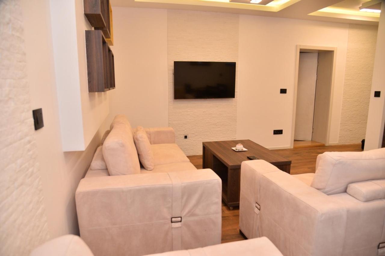 Bella Apartments Kruševac Buitenkant foto