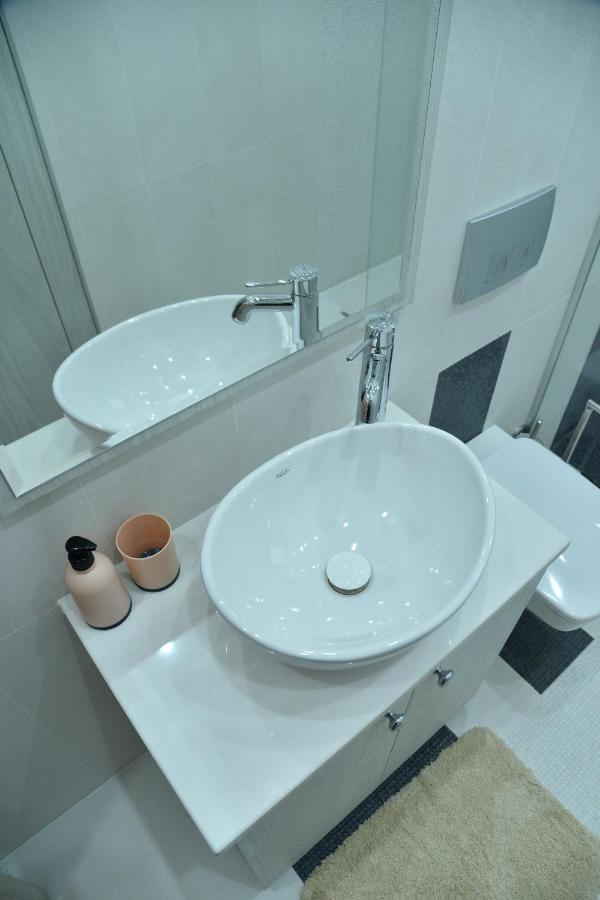 Bella Apartments Kruševac Buitenkant foto