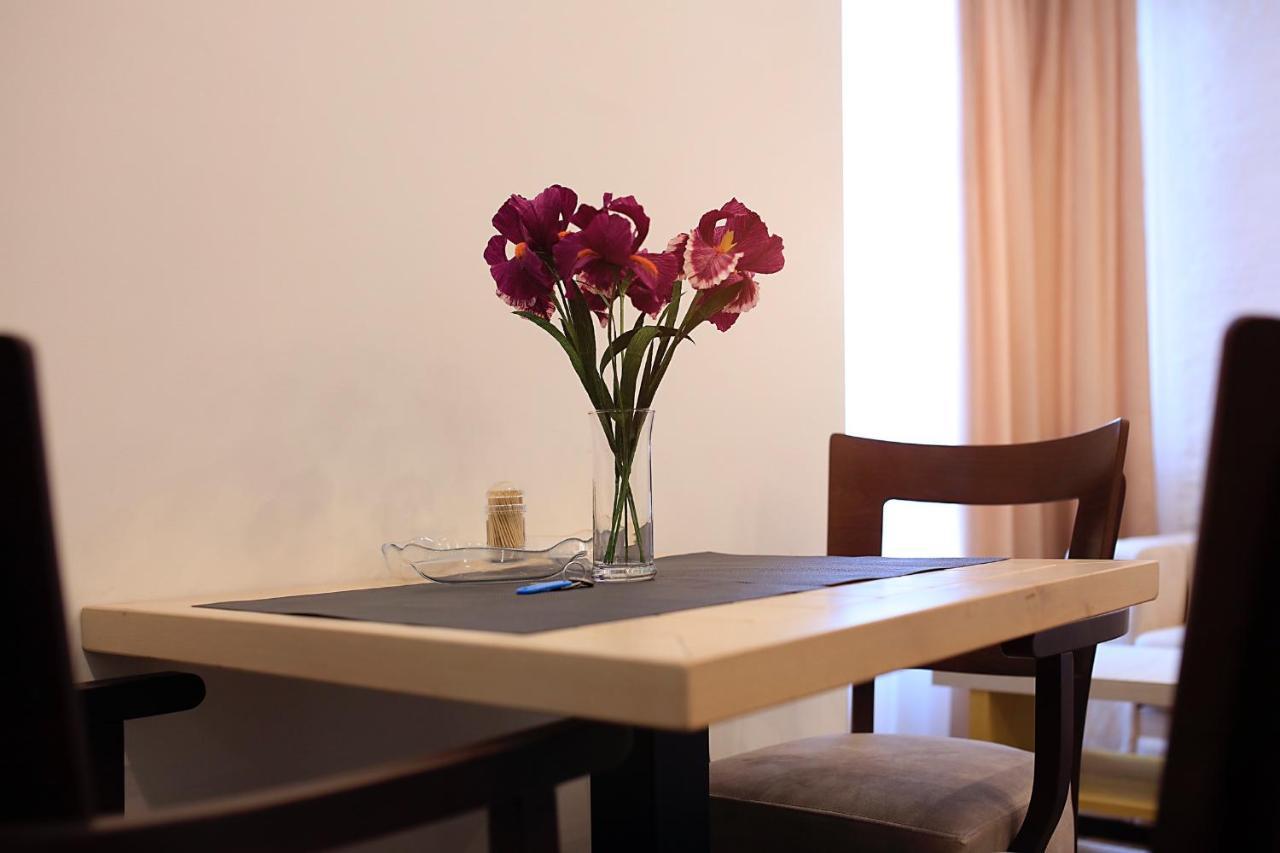 Bella Apartments Kruševac Buitenkant foto