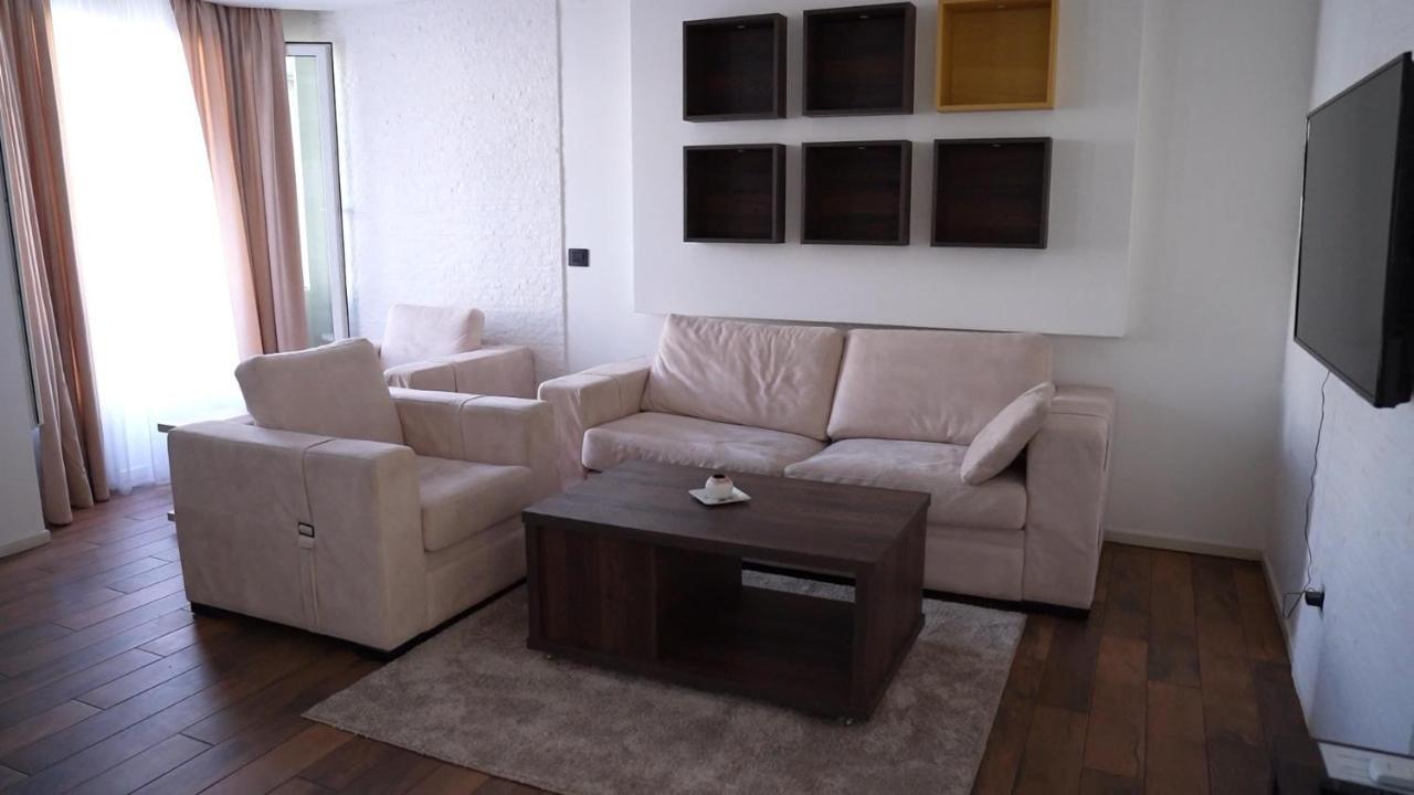 Bella Apartments Kruševac Buitenkant foto