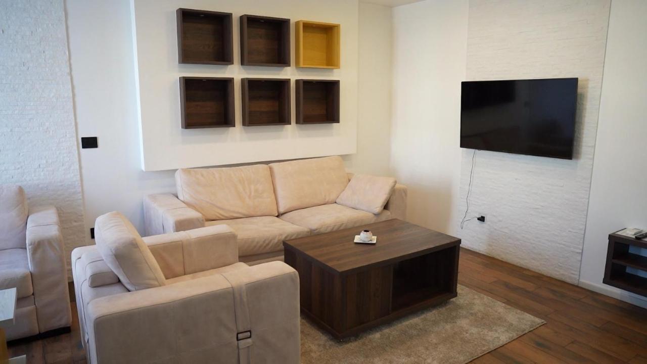 Bella Apartments Kruševac Buitenkant foto